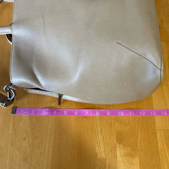 Matt &Nat satchel bag purse. Great for work or weekend! Vegan leather. - Picture 8 of 10